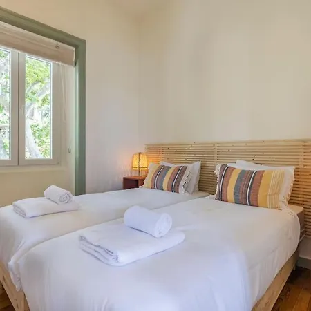 Monte Train Station - Seaside Apartment Estoril