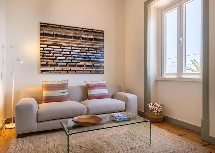 Monte Train Station - Seaside Apartamento Estoril